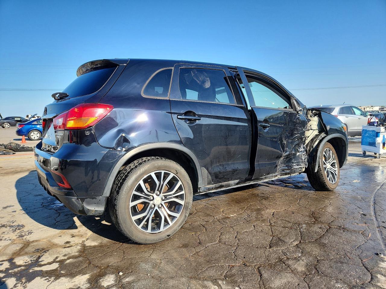 2018 Mitsubishi Outlander Sport Es - zdjęcie 3