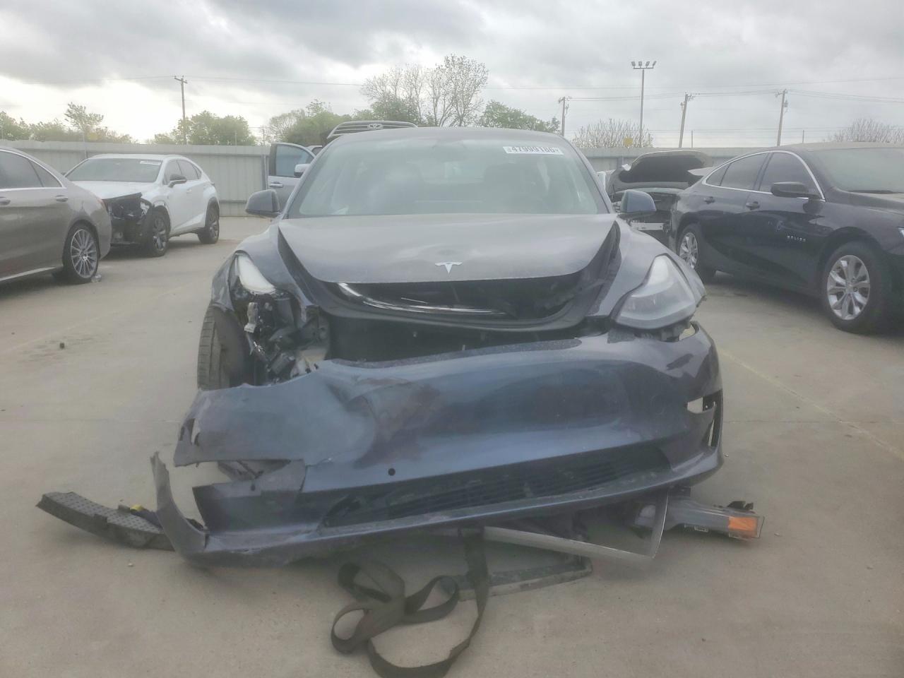 2022 Tesla Model 3 - zdjęcie 5