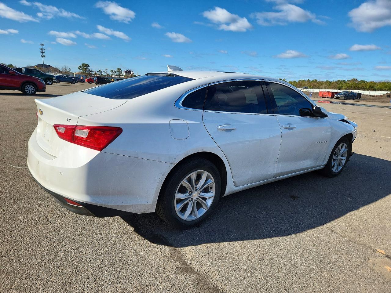 2024 Chevrolet Malibu Lt - zdjęcie 3