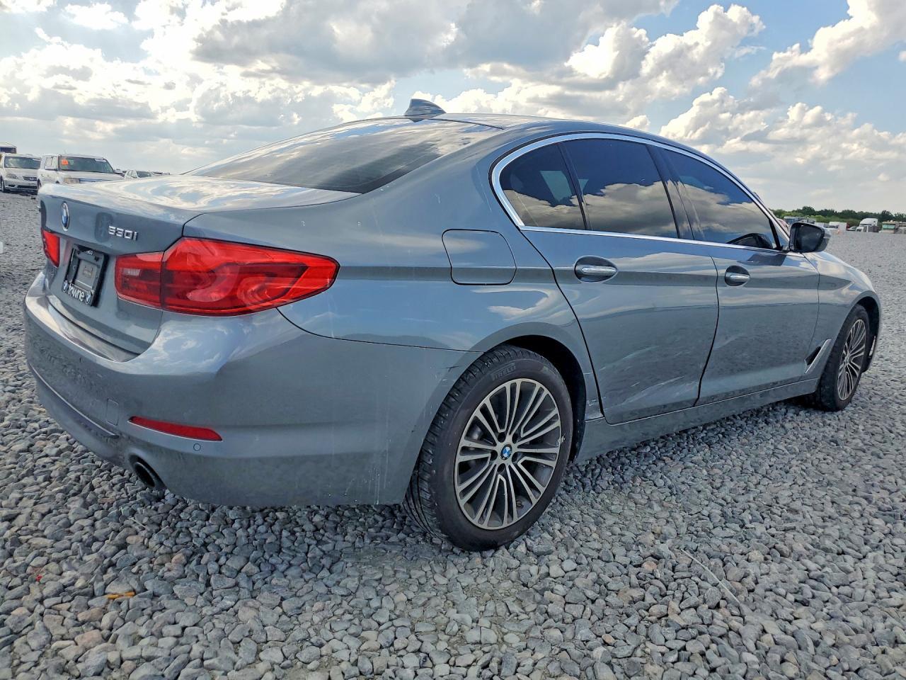 2018 BMW 530 Xi - zdjęcie 3