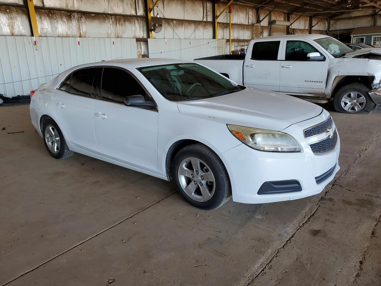 2013 Chevrolet Malibu Ls - zdjęcie 4