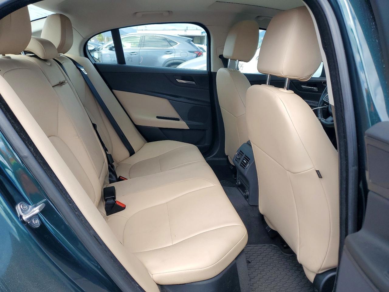2017 Jaguar F-Pace Premium - zdjęcie 10