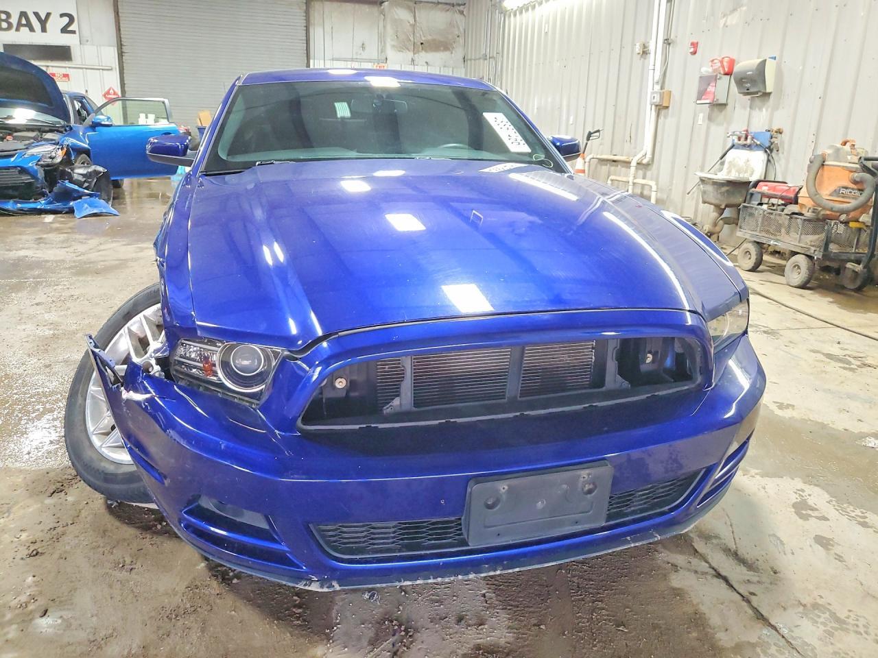 Ford Mustang - zdjęcie 5