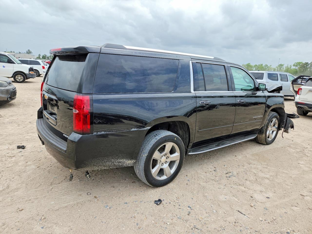 2020 Chevrolet Suburban C1500 Premier - zdjęcie 3