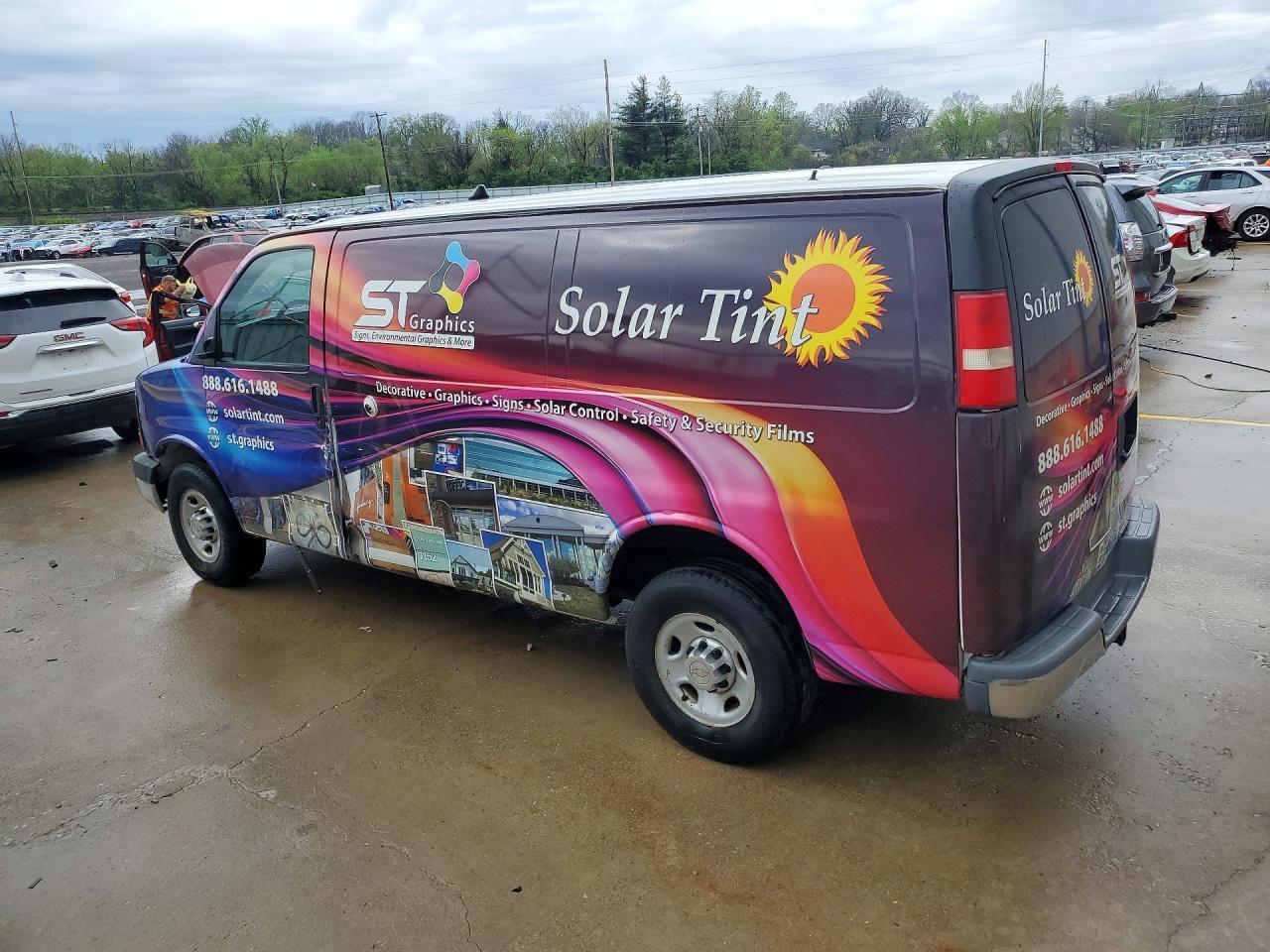 2014 Chevrolet Express G2500 Utility / Service Van - zdjęcie 2