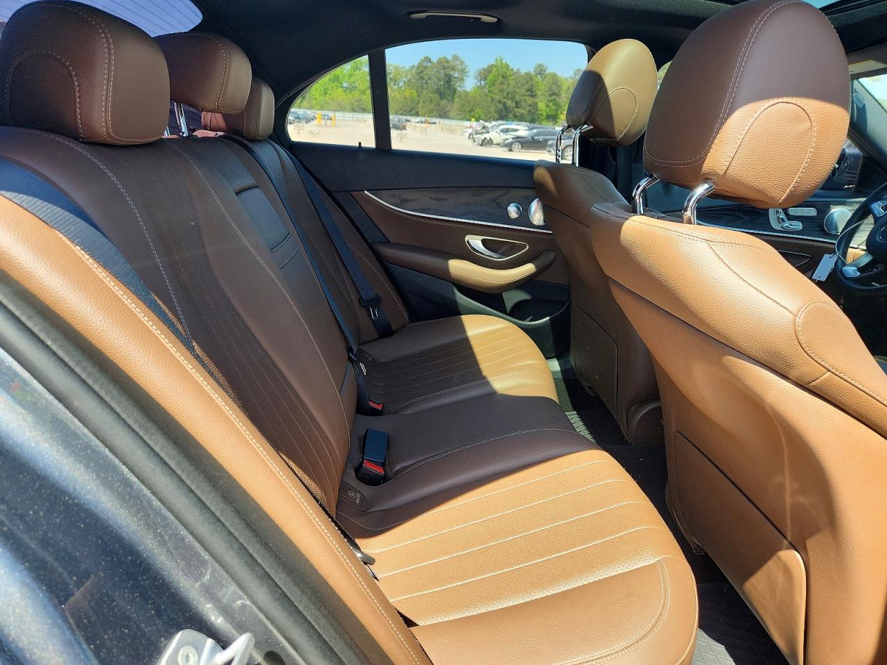 2017 Mercedes-Benz E 300 - zdjęcie 10