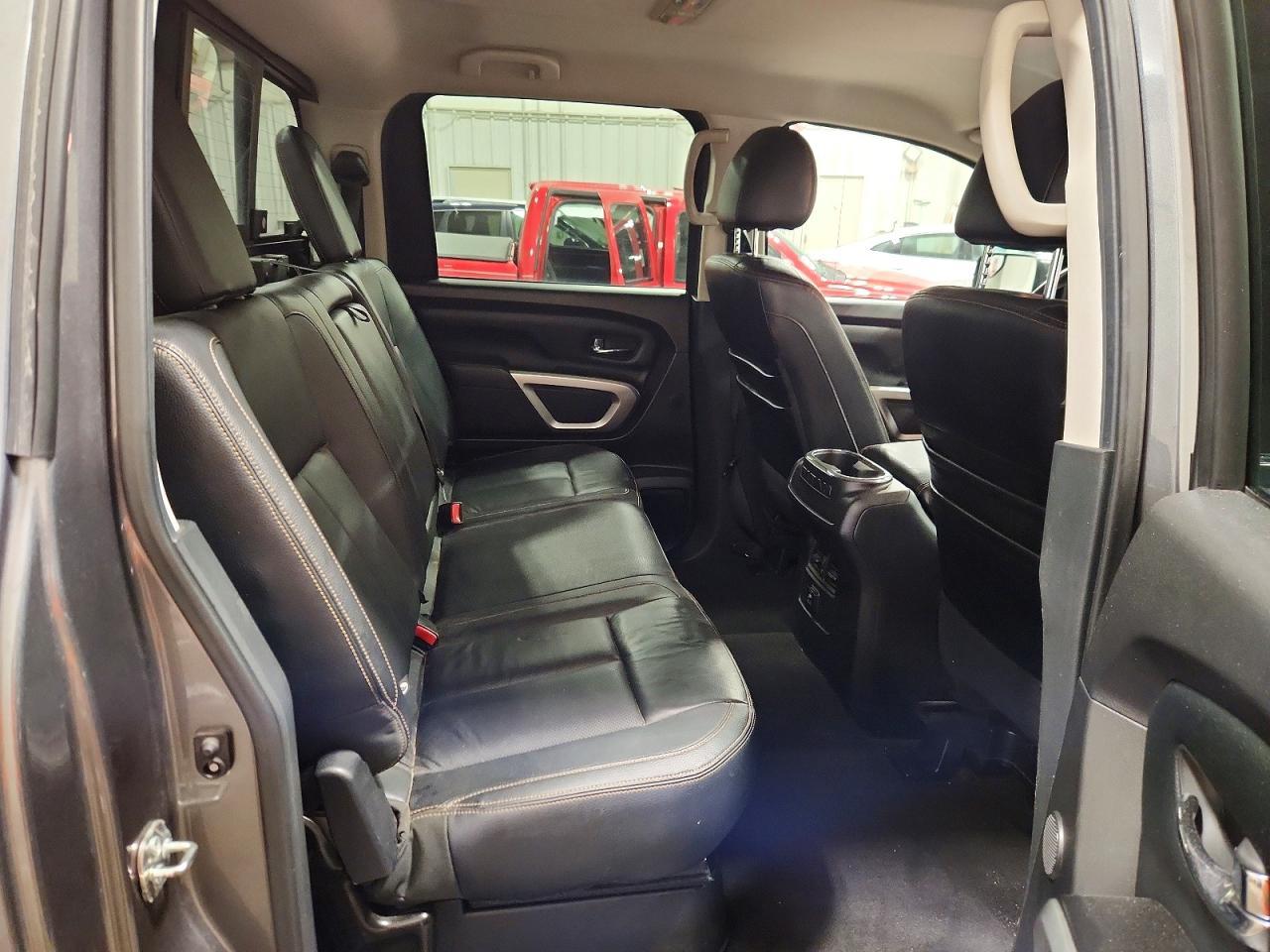 2017 Nissan Titan Sl - zdjęcie 10