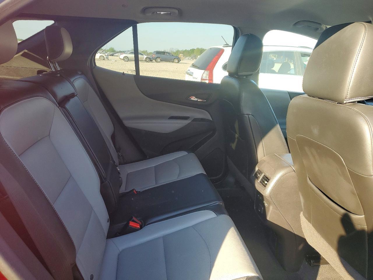 2019 Chevrolet Equinox Premier - zdjęcie 11