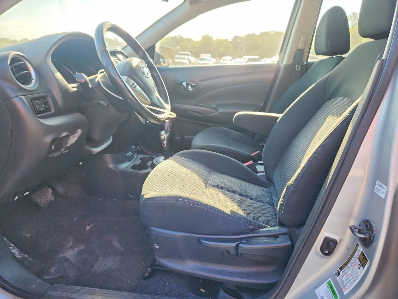 2017 Nissan Versa 1.6 S - zdjęcie 7