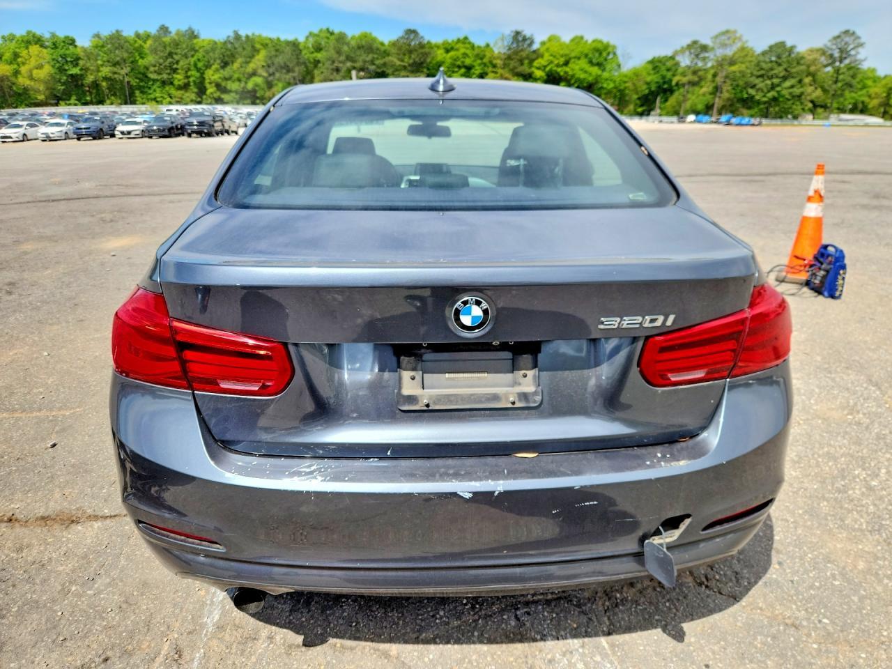 2018 BMW 320 I - zdjęcie 6