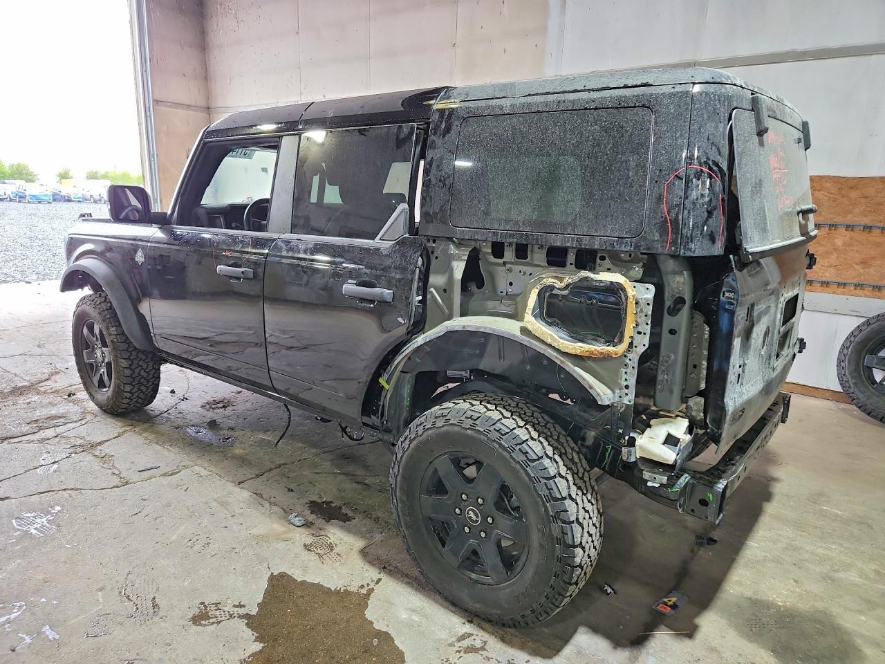 2025 Ford Bronco Outer Banks - zdjęcie 2