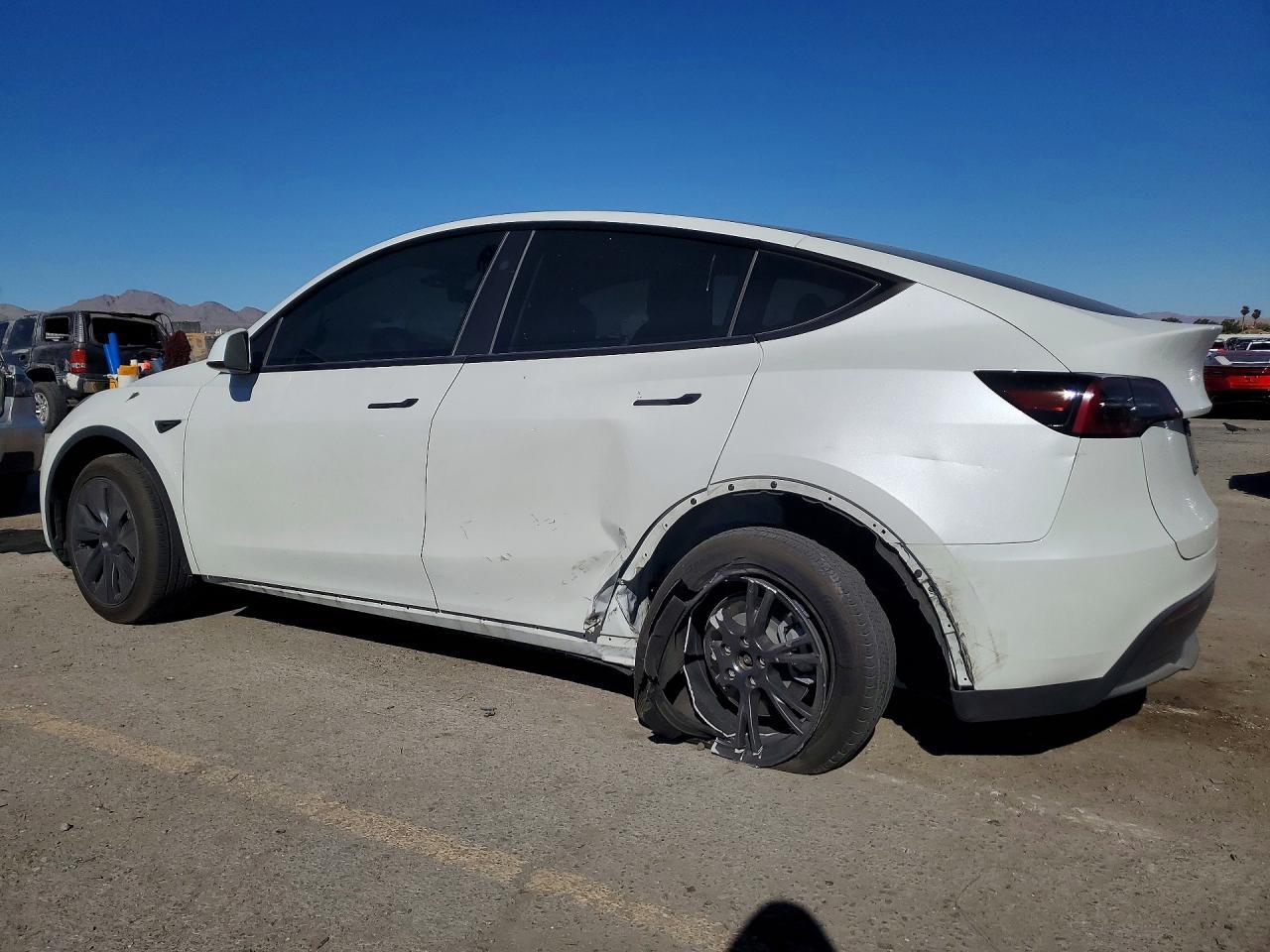 2025 Tesla Model Y - zdjęcie 2