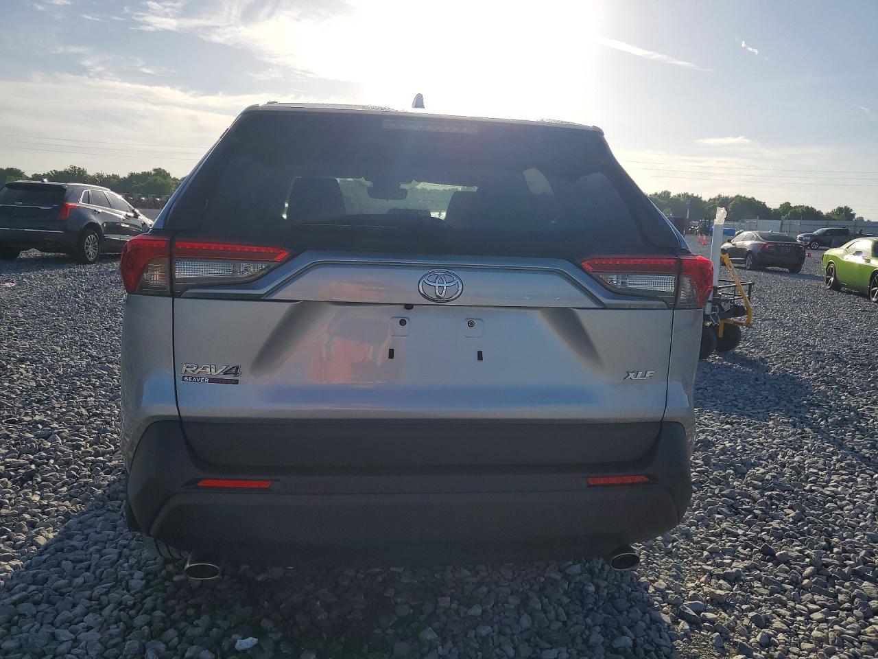 2025 Toyota Rav4 Xle - zdjęcie 6