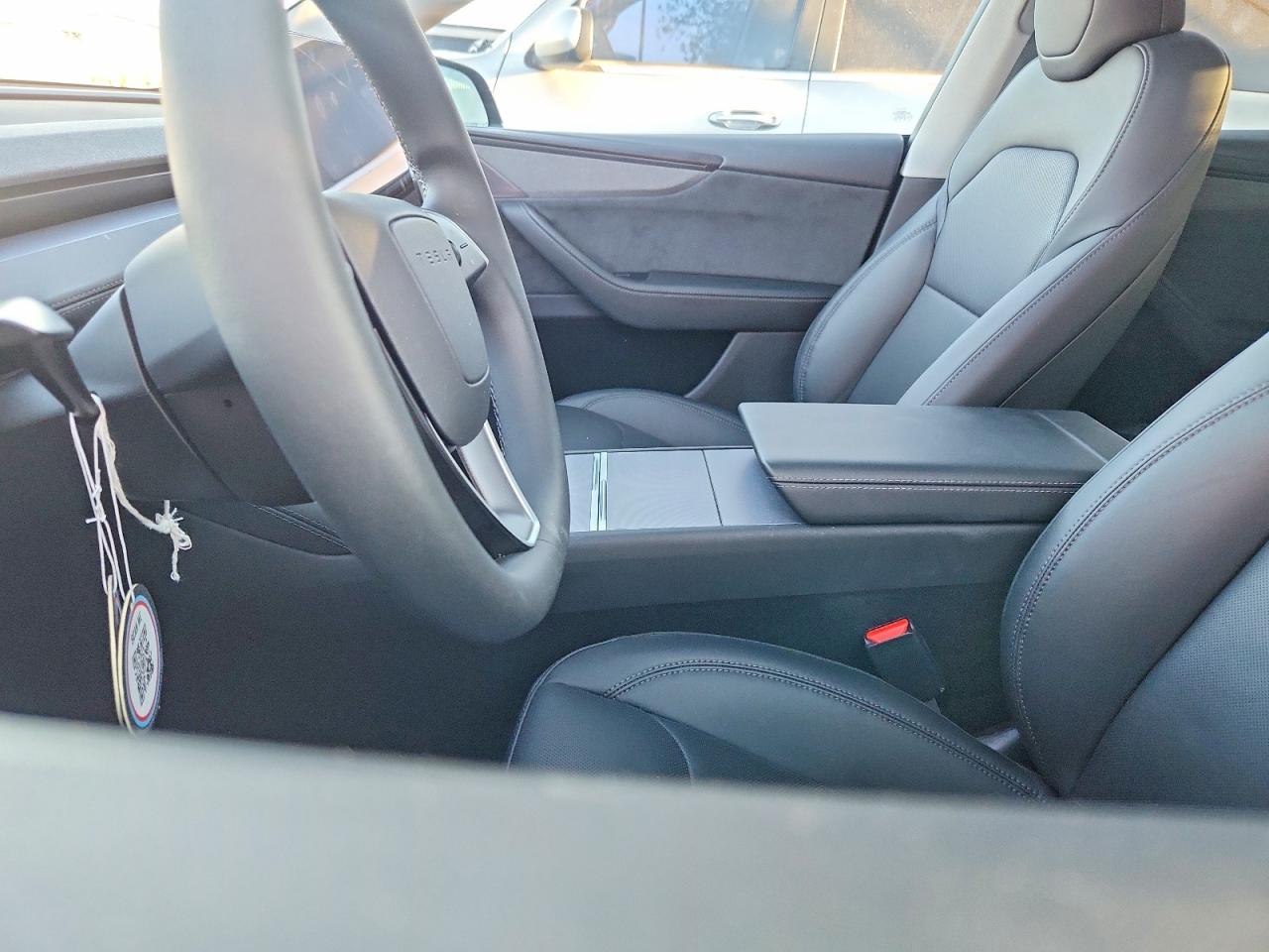 2026 Tesla Model Y - zdjęcie 9