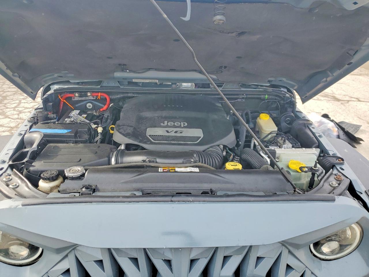 2014 Jeep Wrangler Unlimited Rubicon - zdjęcie 12