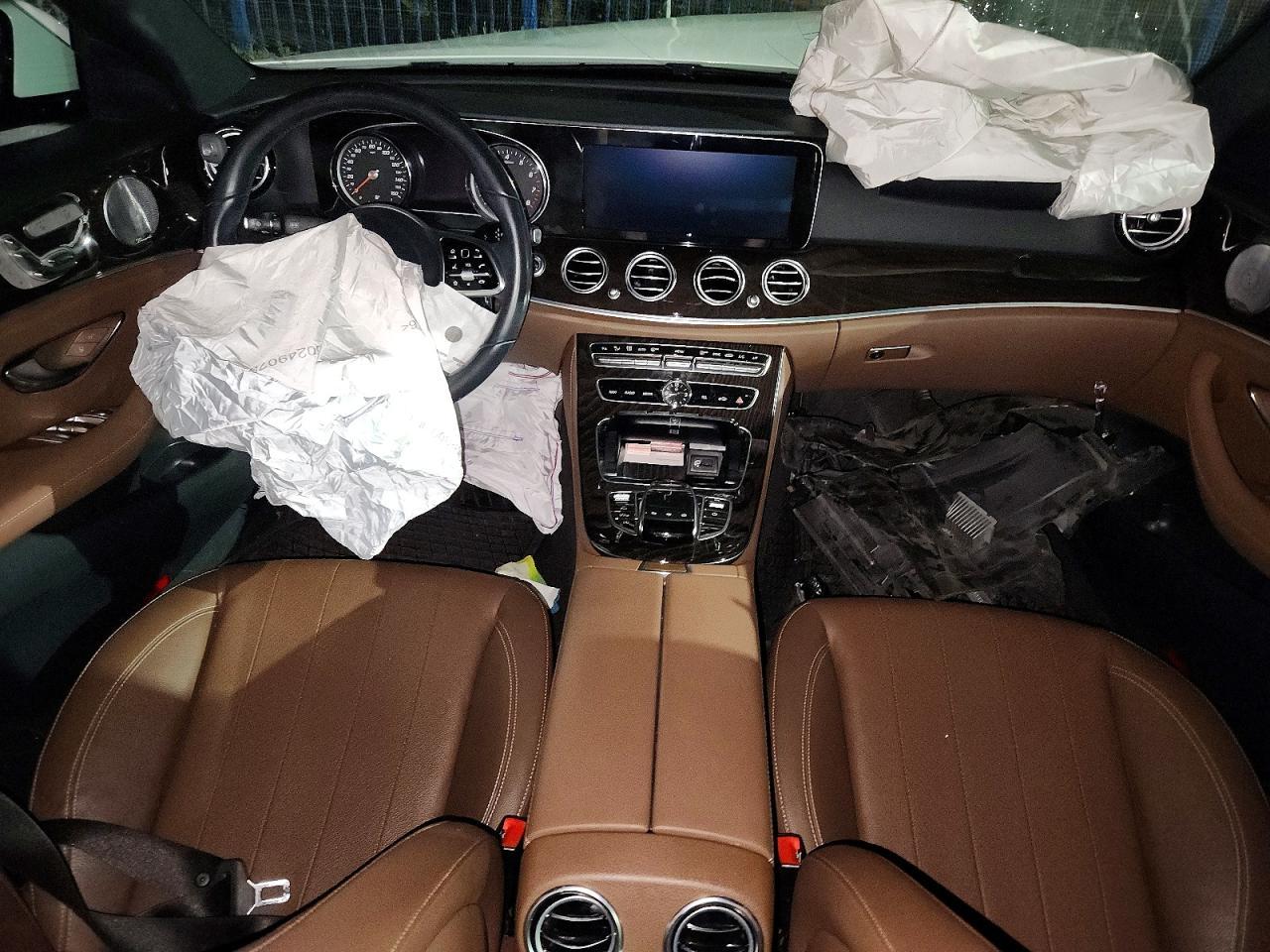 2019 Mercedes-Benz E 300 - zdjęcie 8