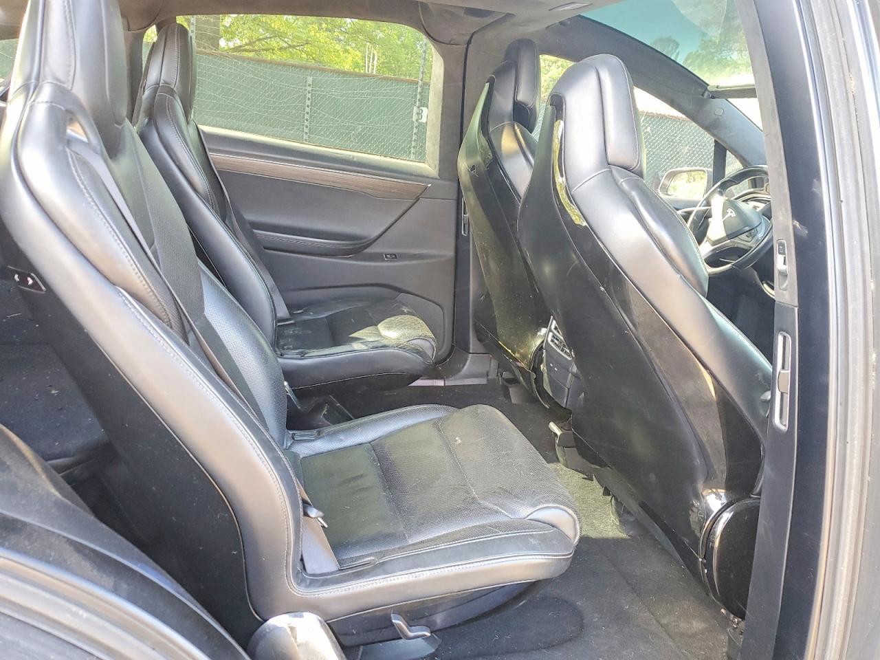 2016 Tesla Model X - zdjęcie 10