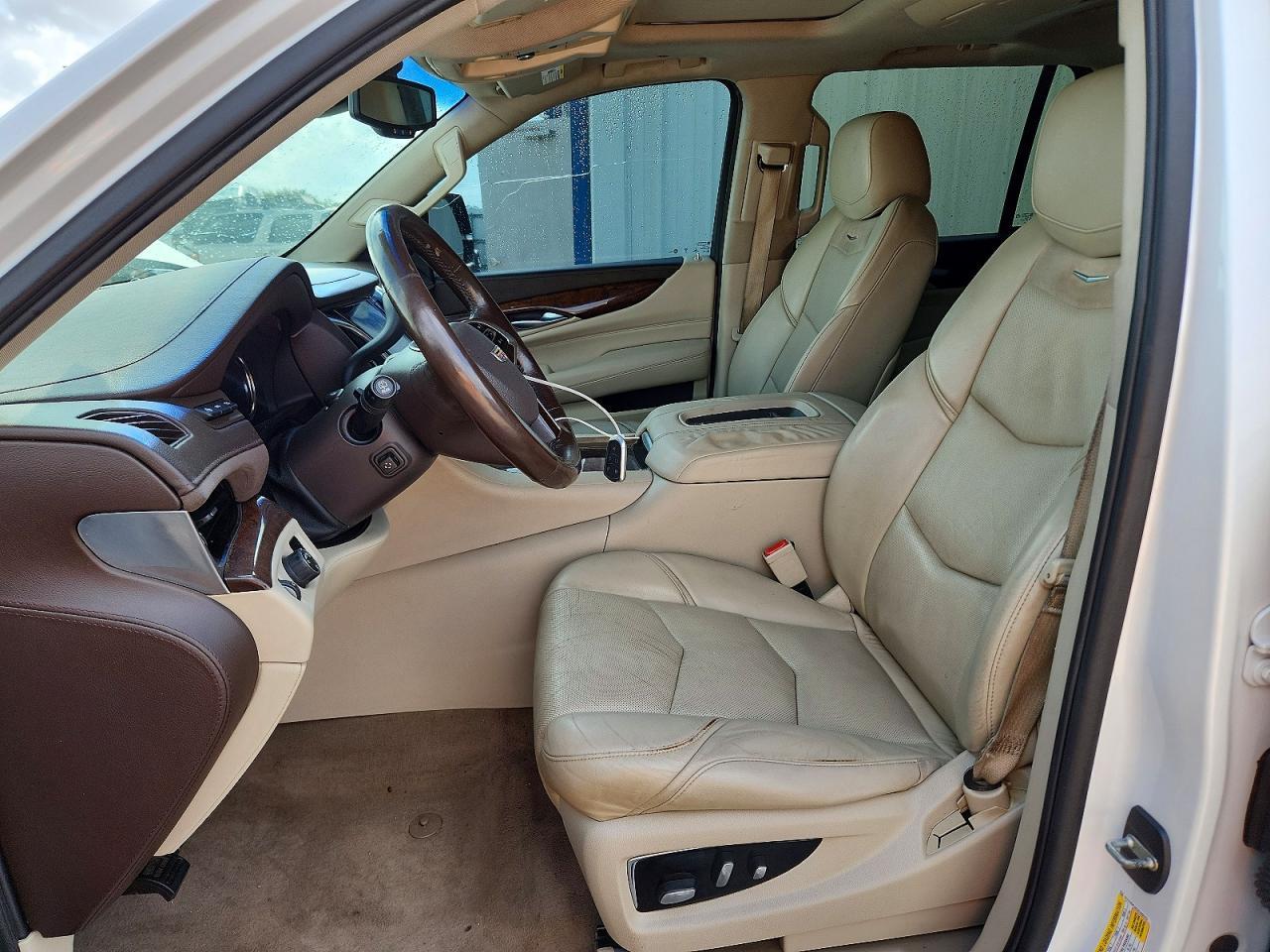 2016 Cadillac Escalade Luxury - zdjęcie 7
