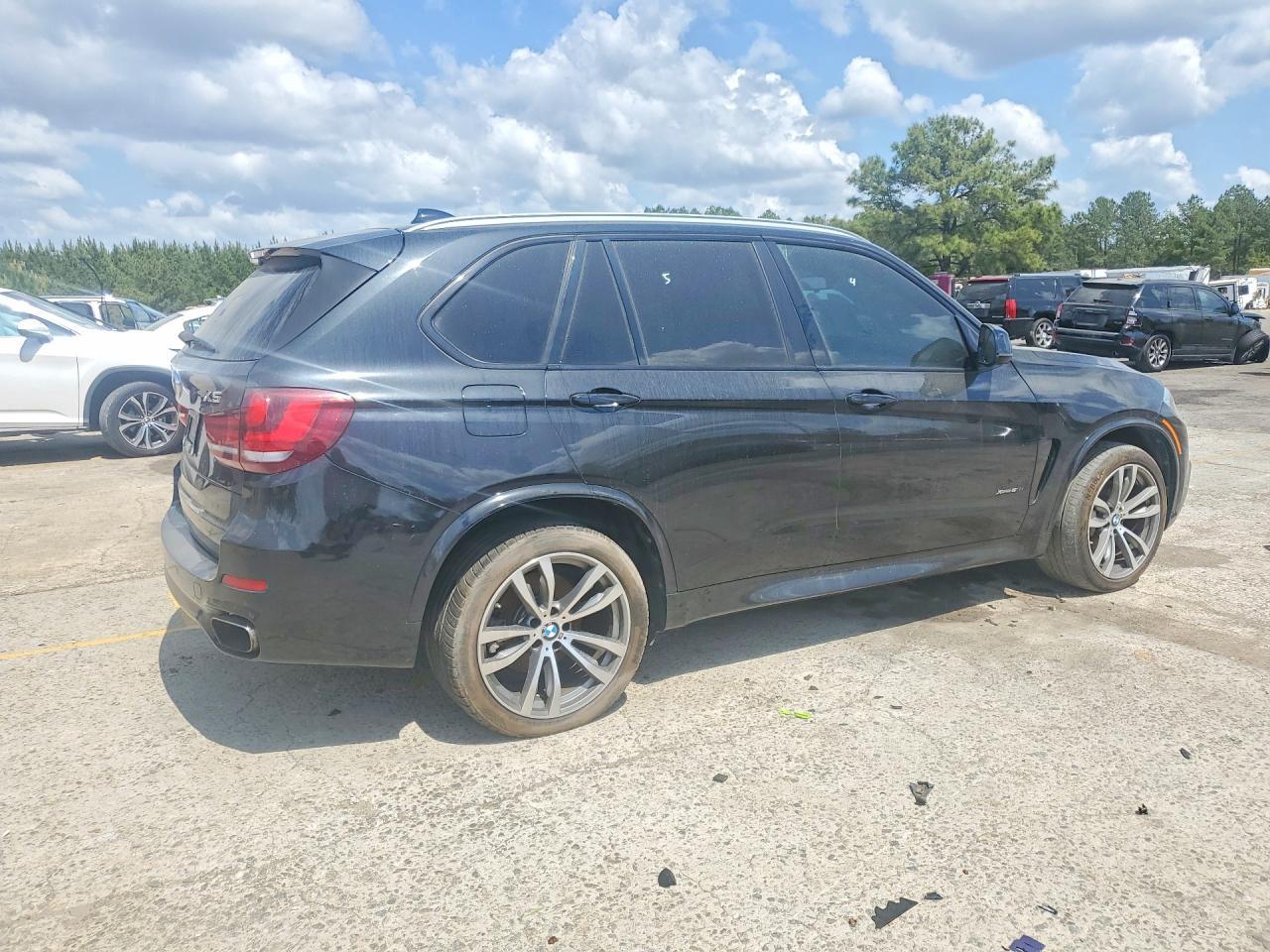 2015 BMW X5 xDrive50I - zdjęcie 3