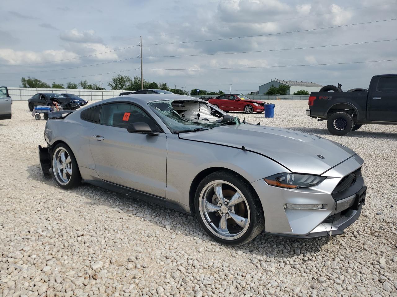 2020 Ford Mustang - zdjęcie 4