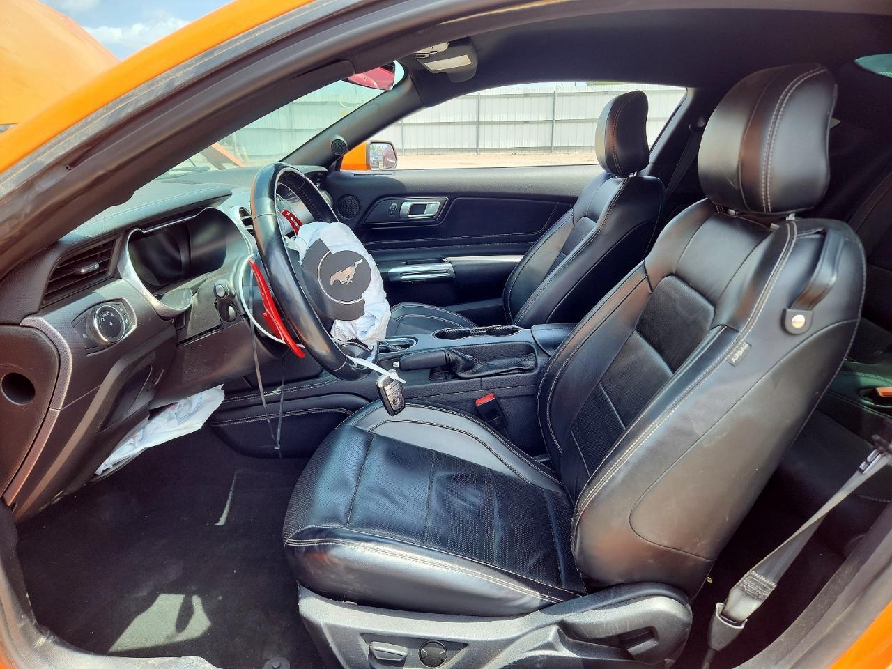 2020 Ford Mustang - zdjęcie 7