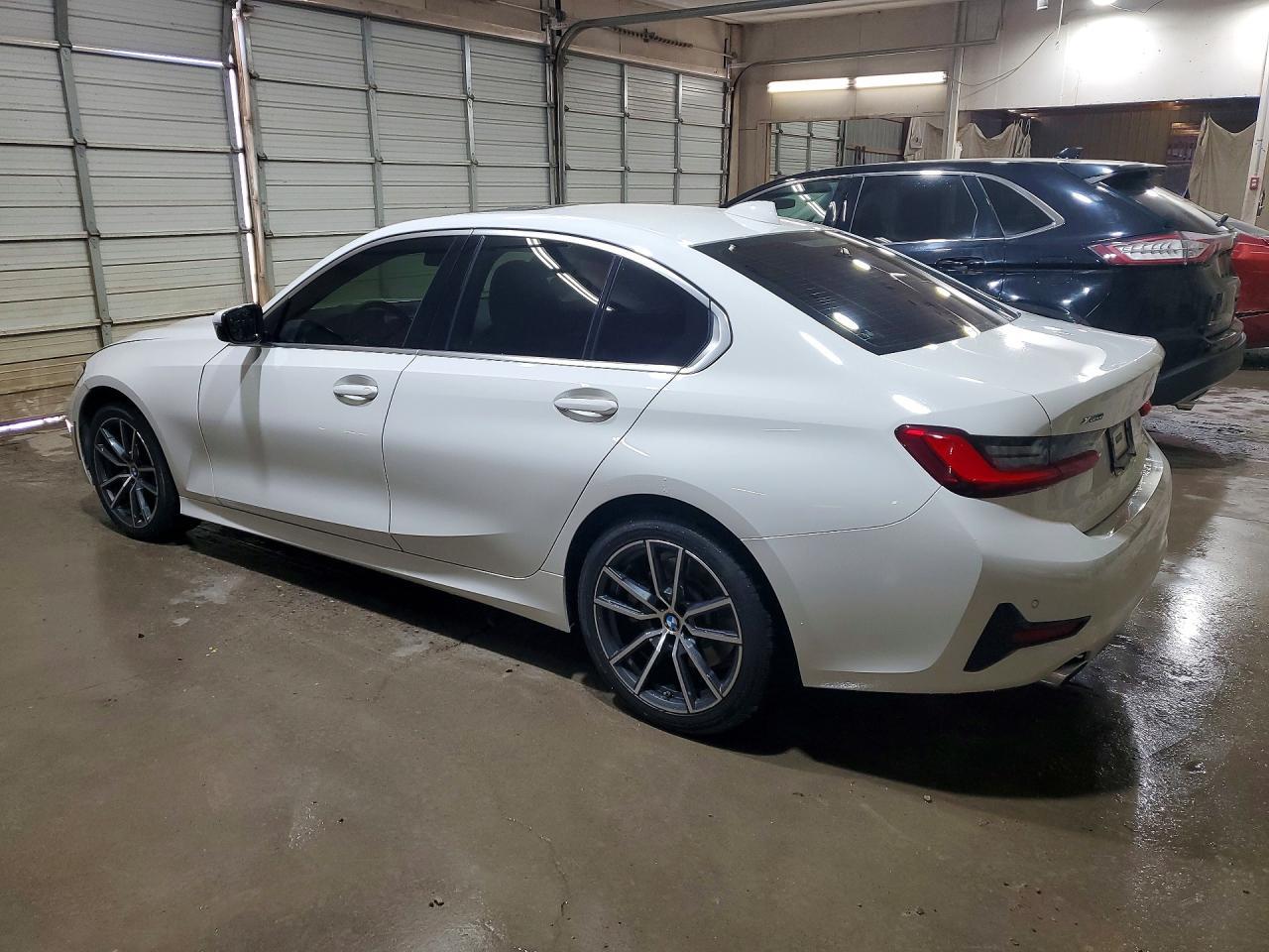 BMW Seria 3 - zdjęcie 2