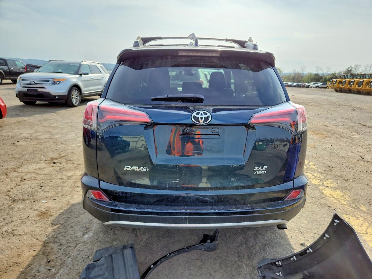 2017 Toyota Rav4 Xle - zdjęcie 6