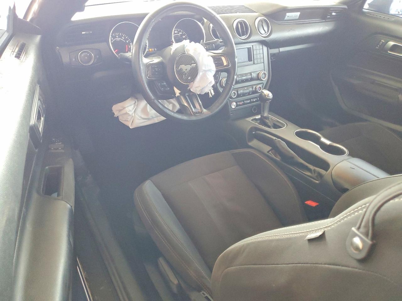 2021 Ford Mustang - zdjęcie 8