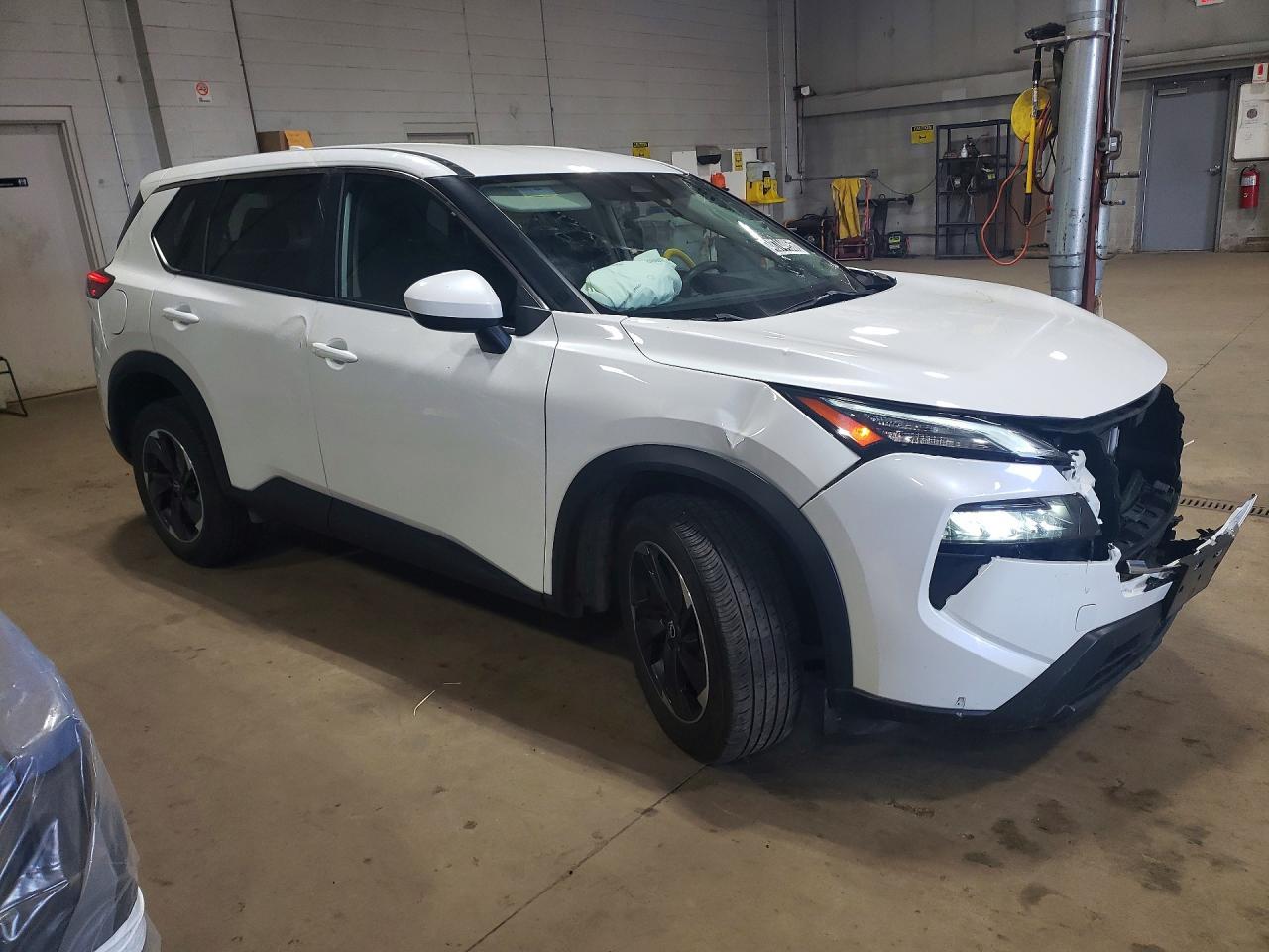 2024 Nissan Rogue Sv - zdjęcie 4