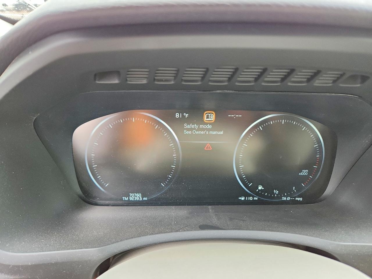 2022 Volvo Xc90 T6 Momentum - zdjęcie 9