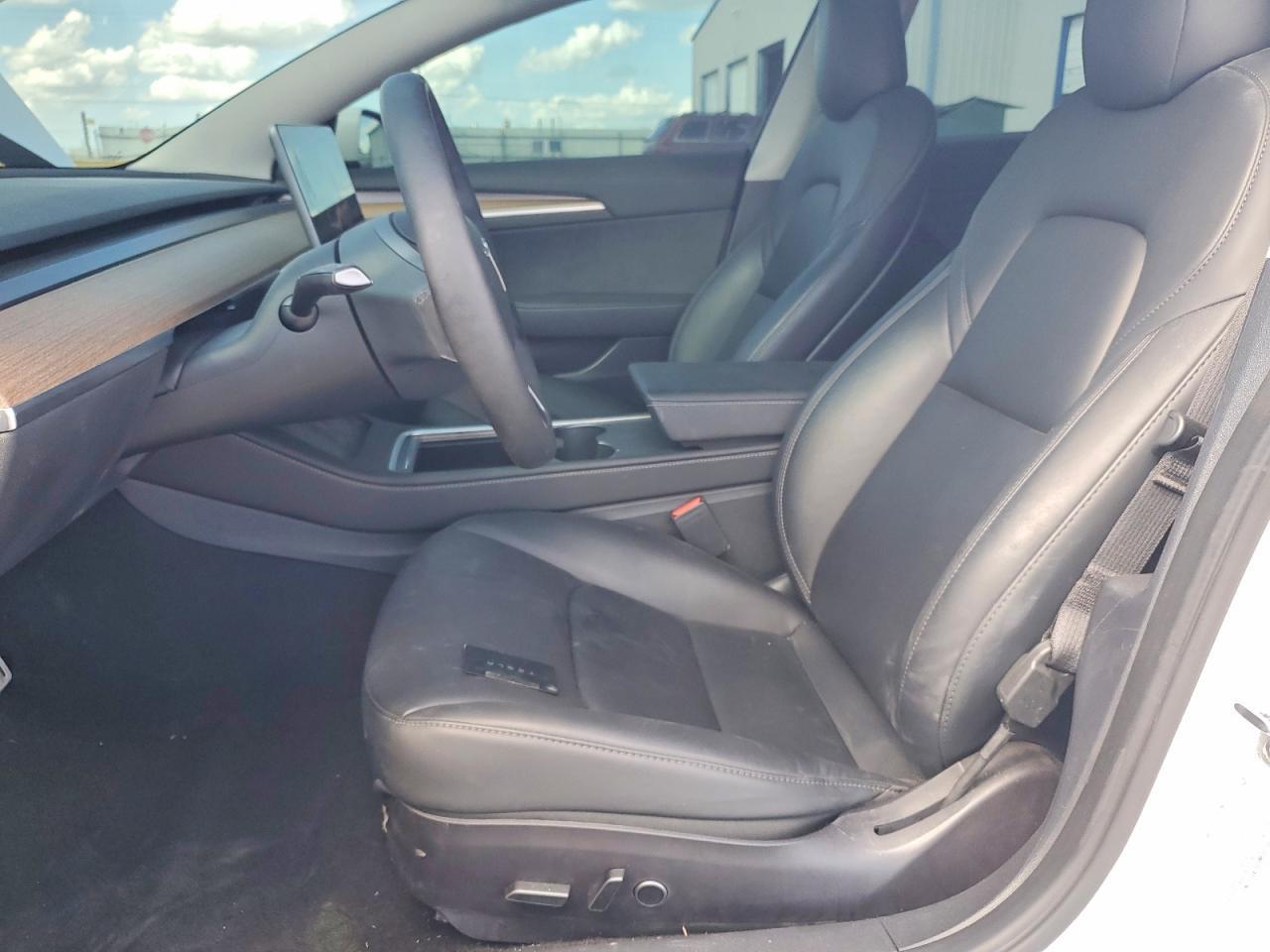 2022 Tesla Model 3 - zdjęcie 7