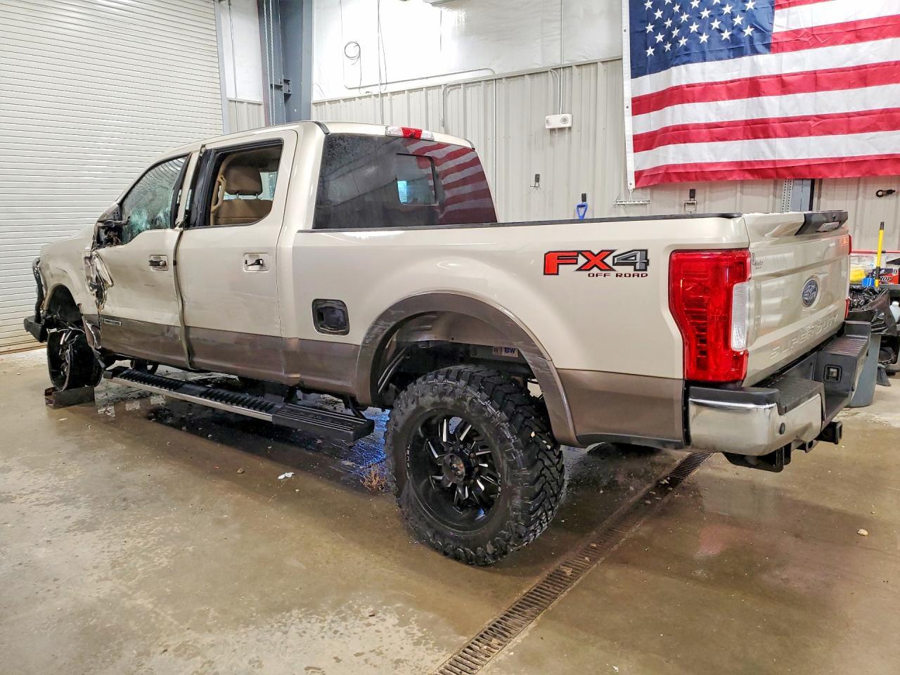 2017 Ford F250 Super Duty - zdjęcie 2