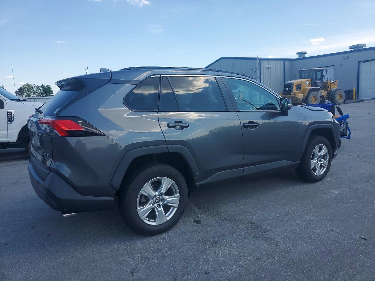 2021 Toyota Rav4 Xle - zdjęcie 3