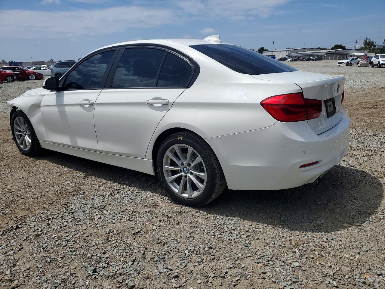 2017 BMW 320 Xi - zdjęcie 2