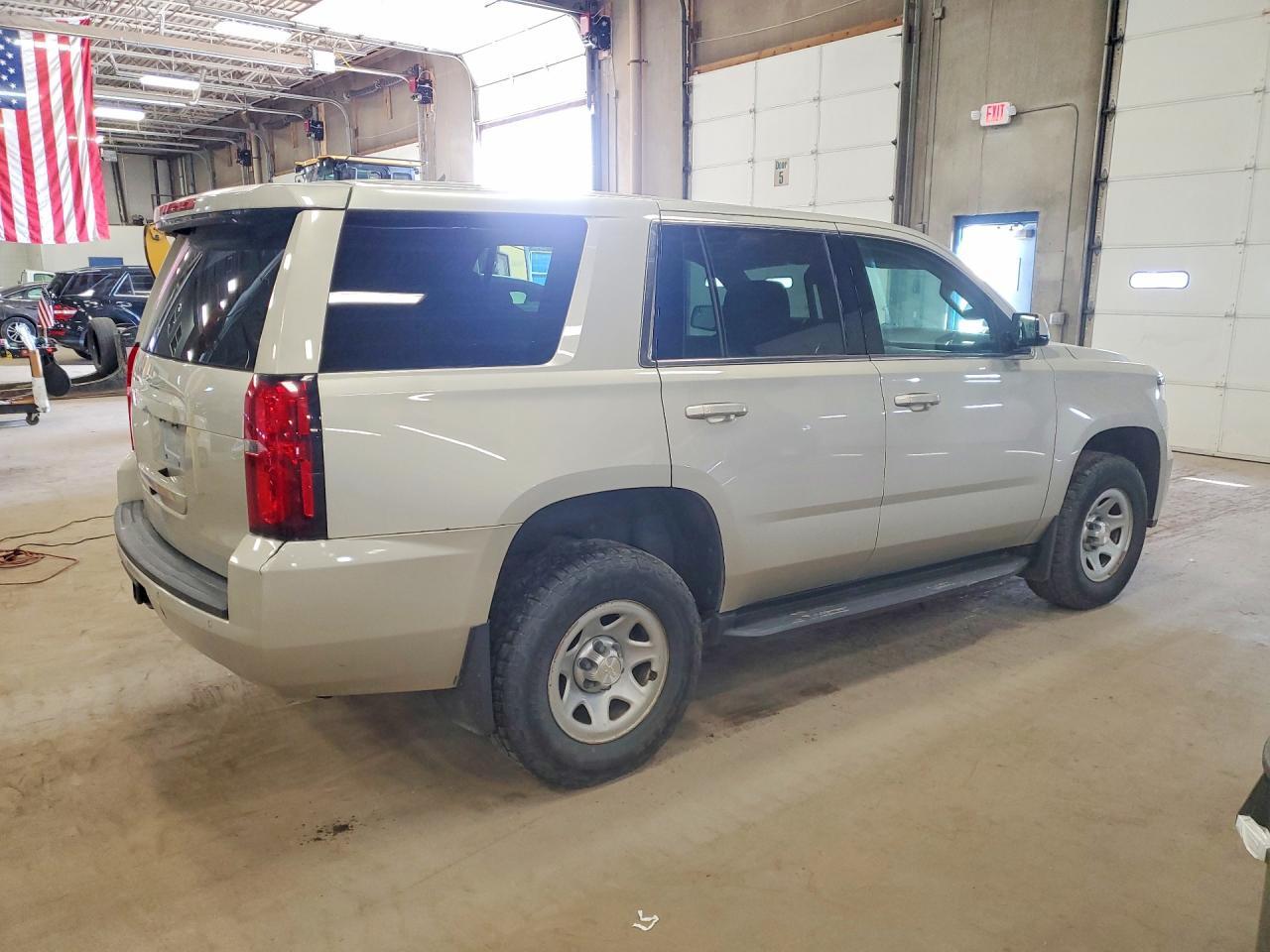 2017 Chevrolet Tahoe Special - zdjęcie 3