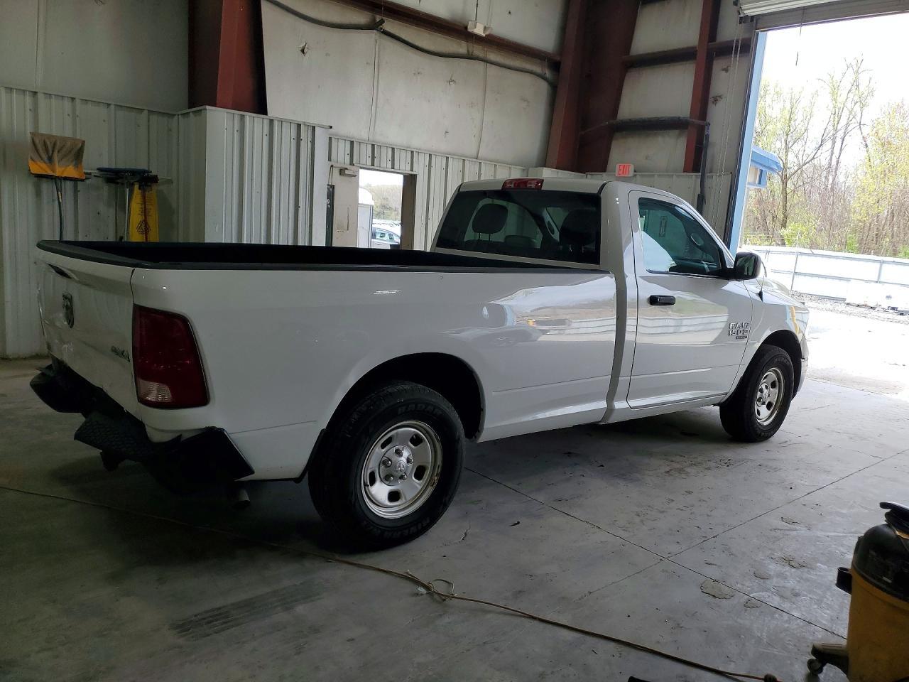 2021 Ram 1500 Classic Tradesman - zdjęcie 3