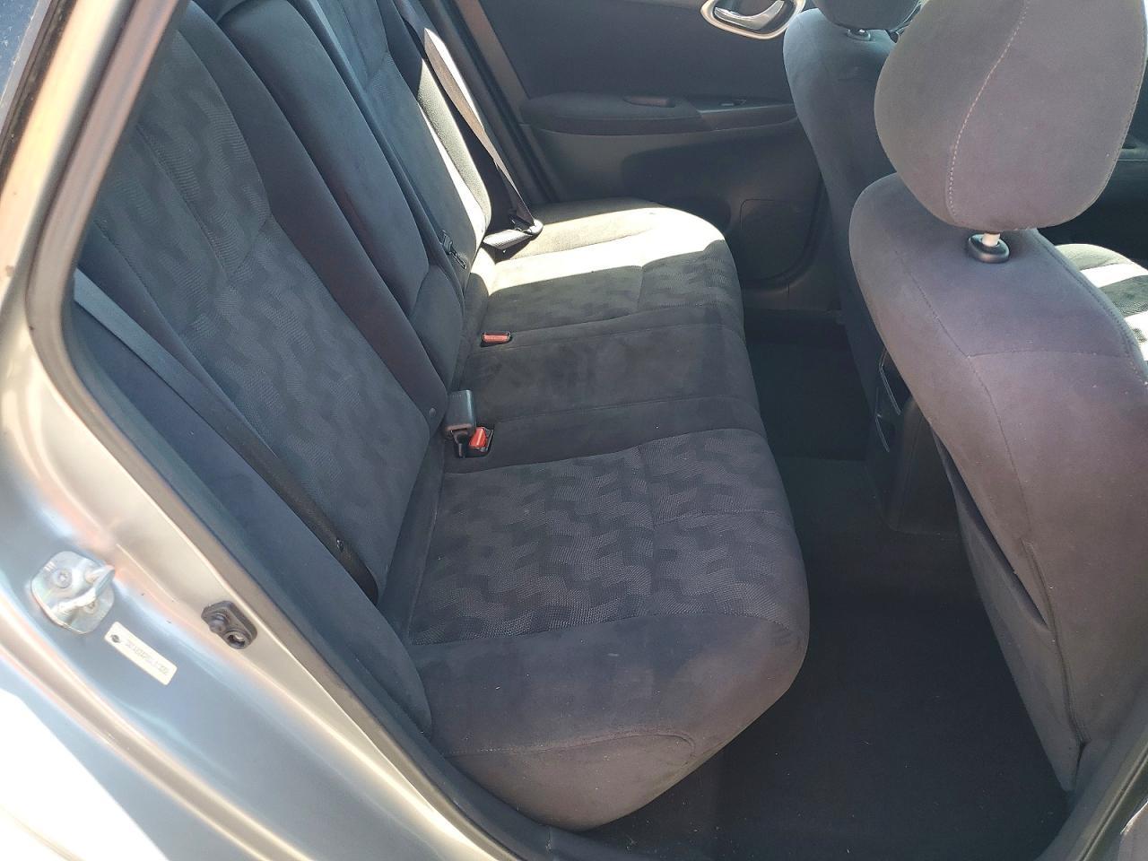 2013 Nissan Sentra S - zdjęcie 19