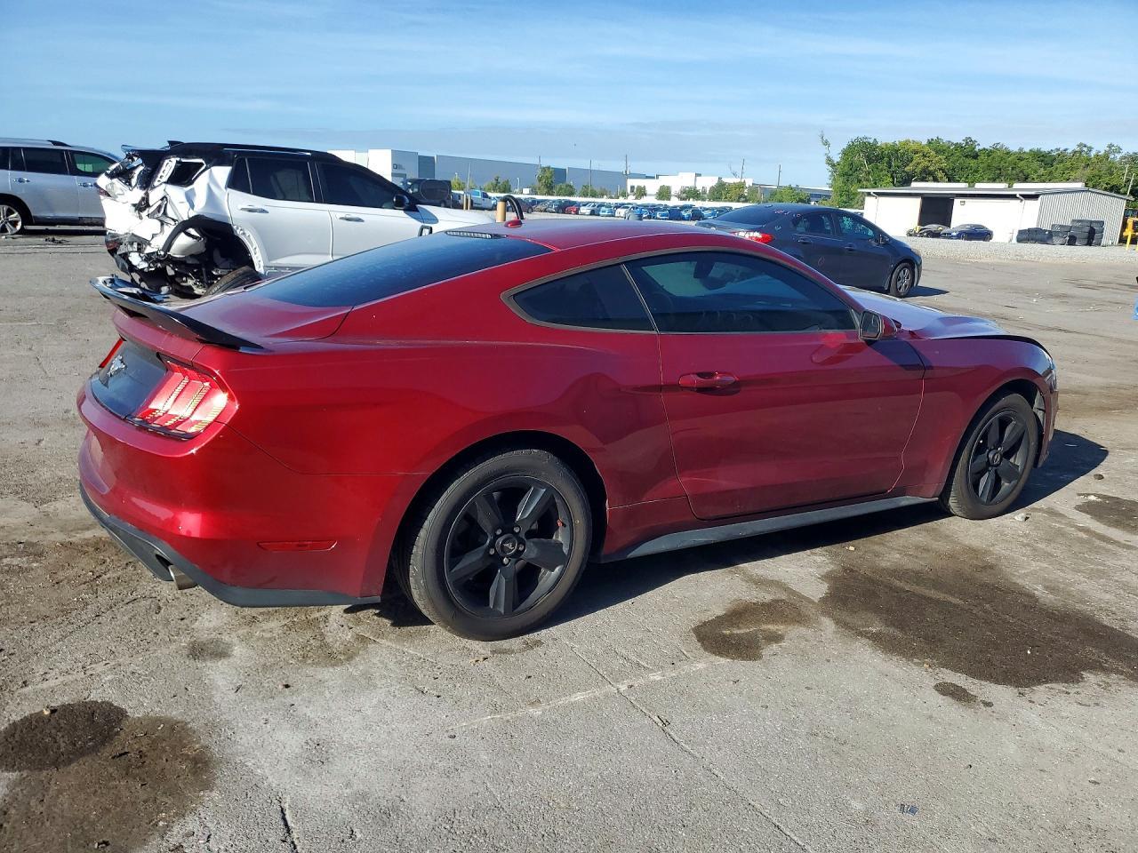 2019 Ford Mustang - zdjęcie 3