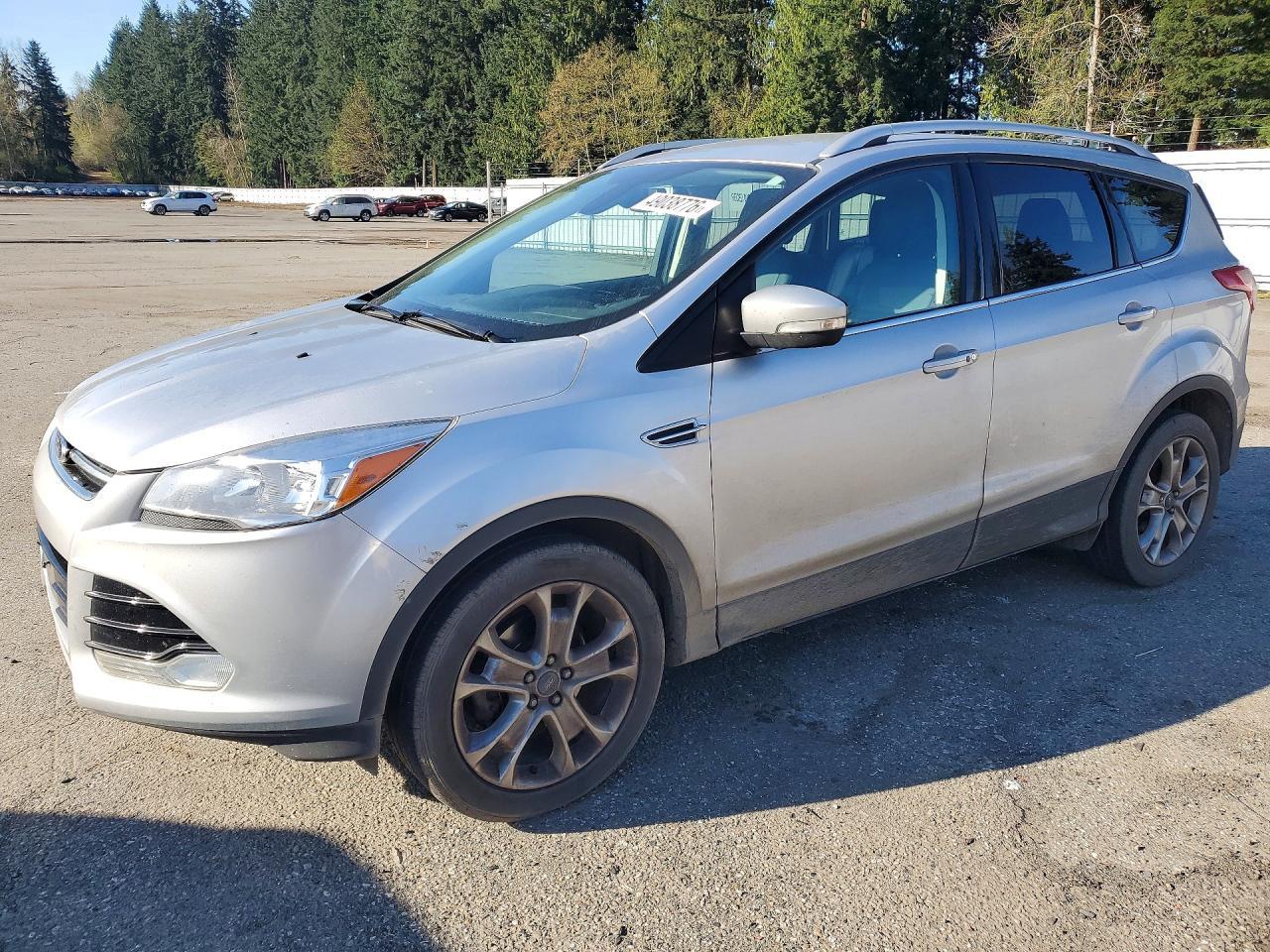 2015 Ford Escape Titanium - zdjęcie główne
