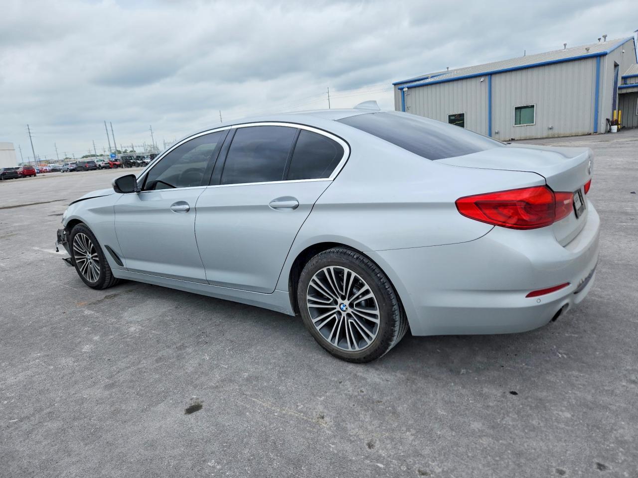 2019 BMW 530 I - zdjęcie 2