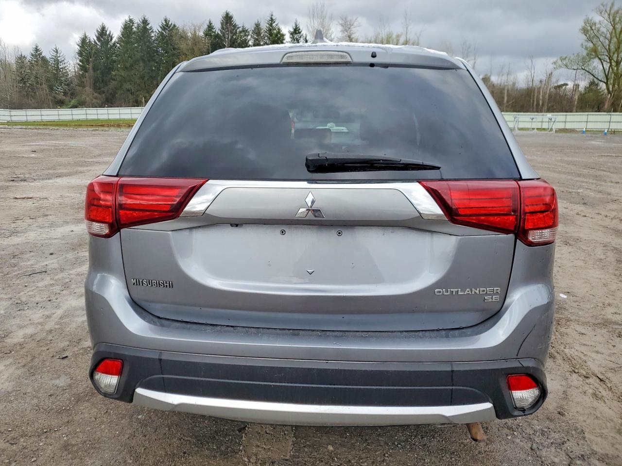 2017 Mitsubishi Outlander Se - zdjęcie 6