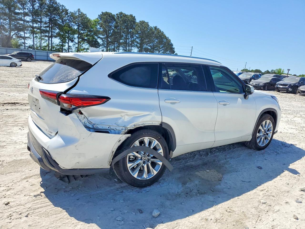 2022 Toyota Highlander Hybrid Platinum - zdjęcie 3