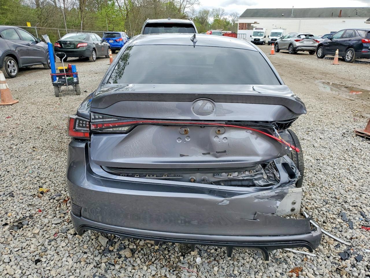 2016 Lexus Is 300 - zdjęcie 6