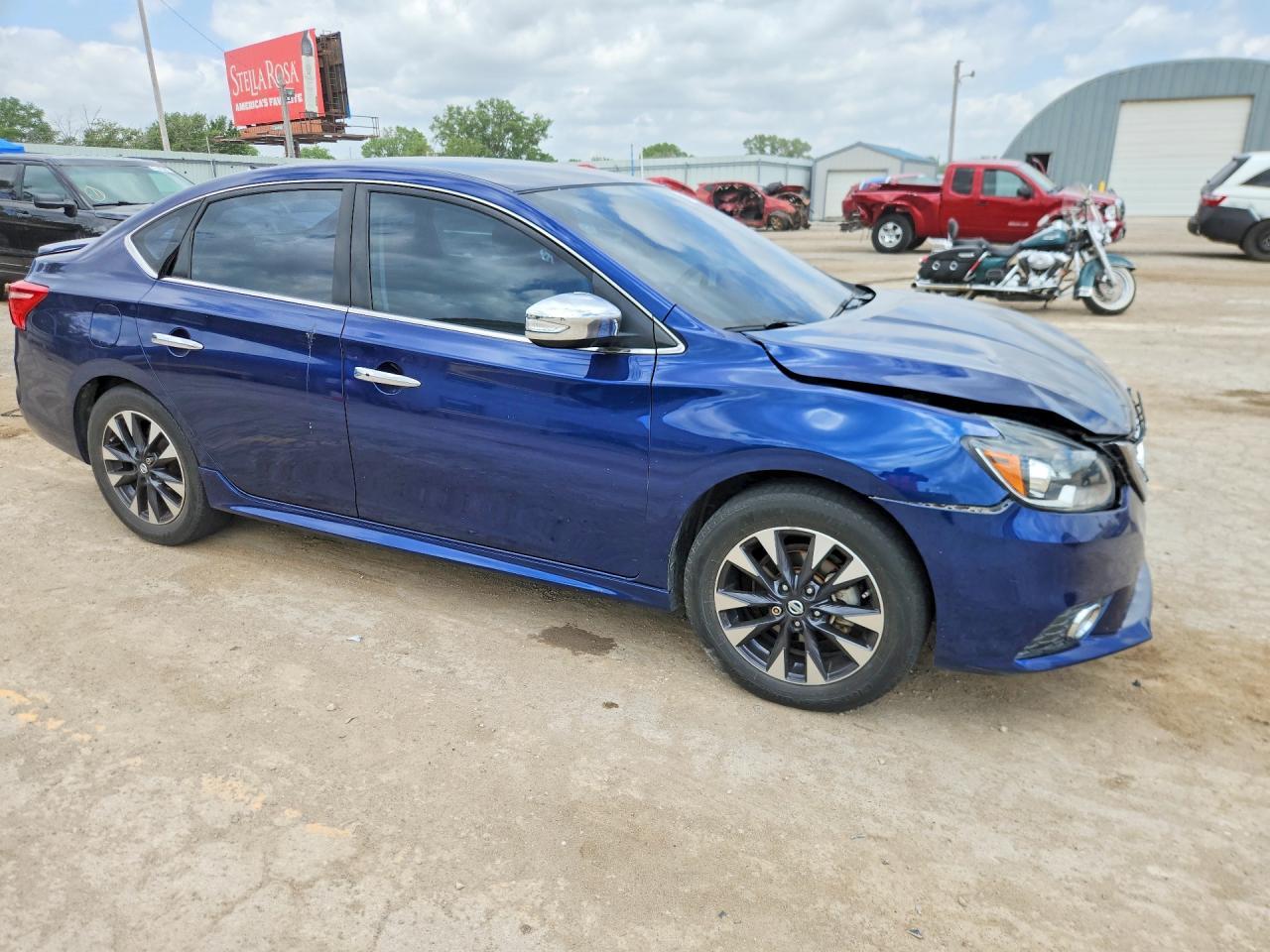 2017 Nissan Sentra S - zdjęcie 4