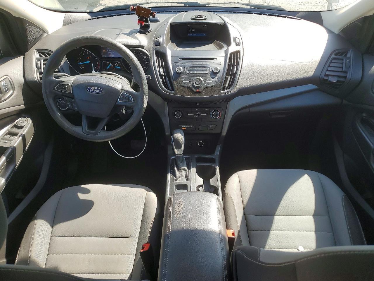 2017 Ford Escape S - zdjęcie 8
