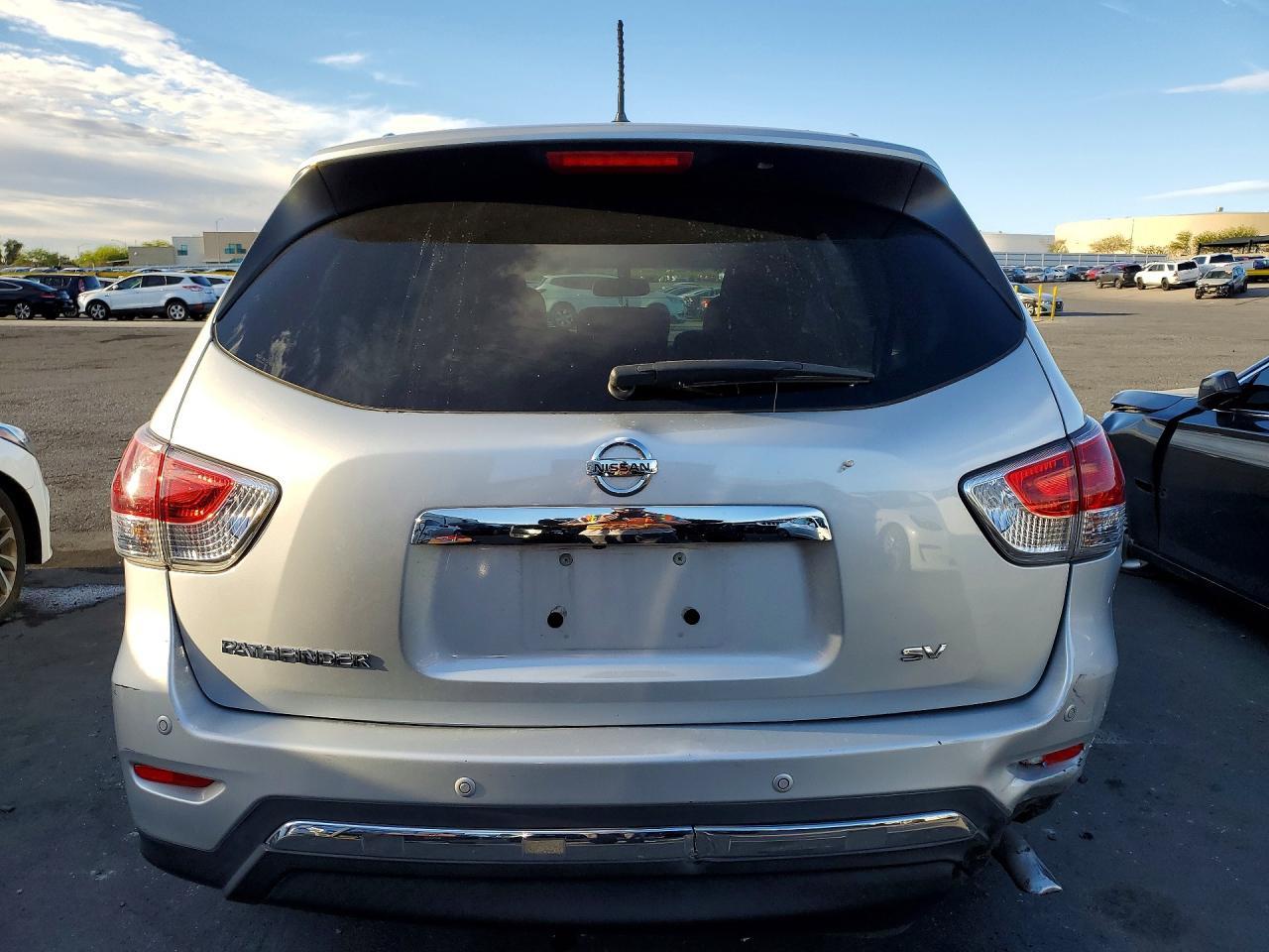 2016 Nissan Pathfinder Sv - zdjęcie 6