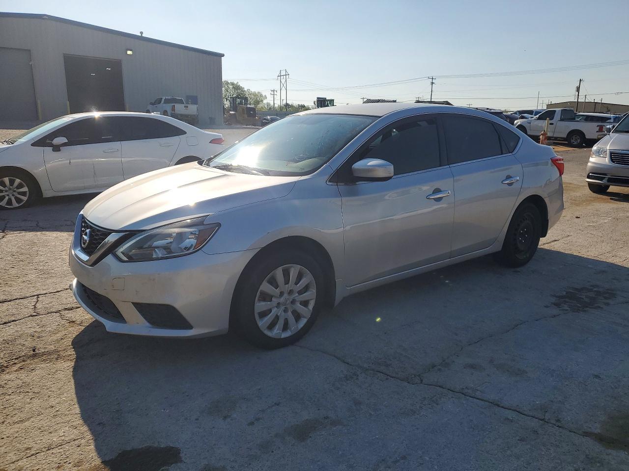 2019 Nissan Sentra S - zdjęcie główne