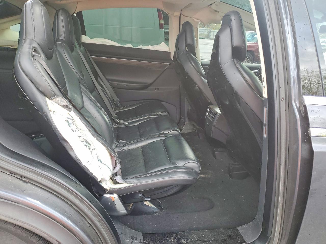 2016 Tesla Model X - zdjęcie 11