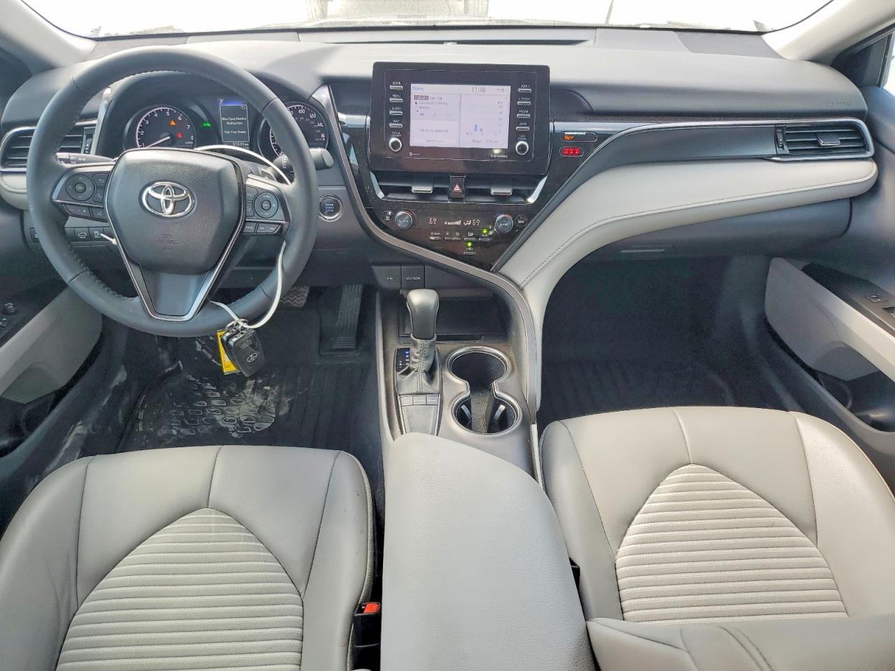 2024 Toyota Camry Se - zdjęcie 8