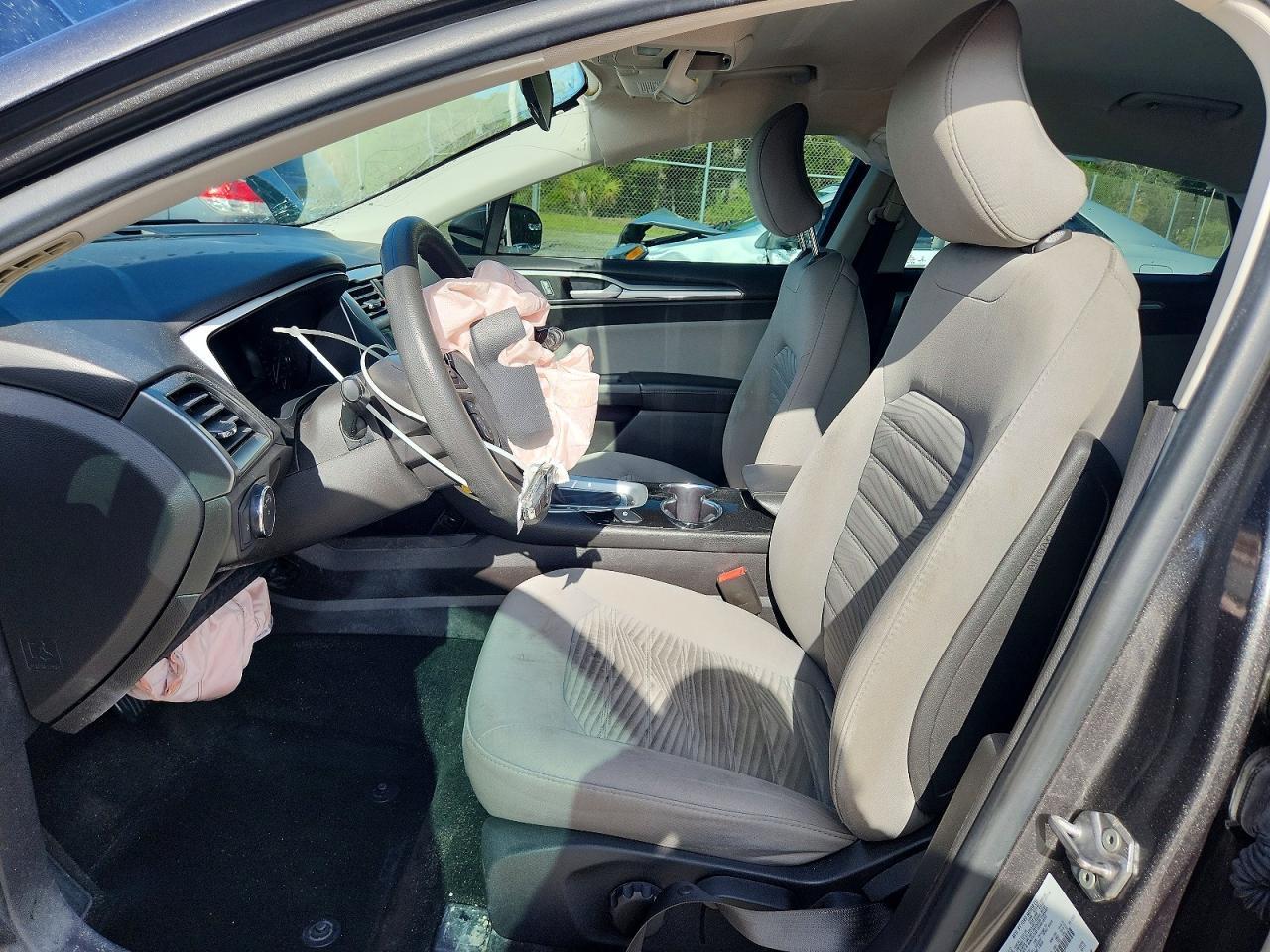 2016 Ford Fusion S - zdjęcie 7